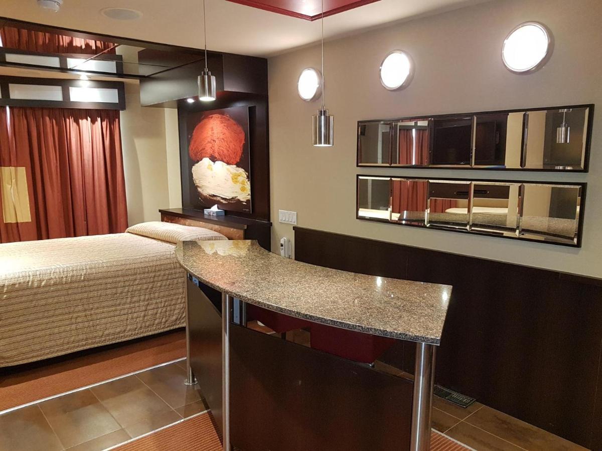 Suíte Deluxe com Cama Queen-size - Não Fumantes