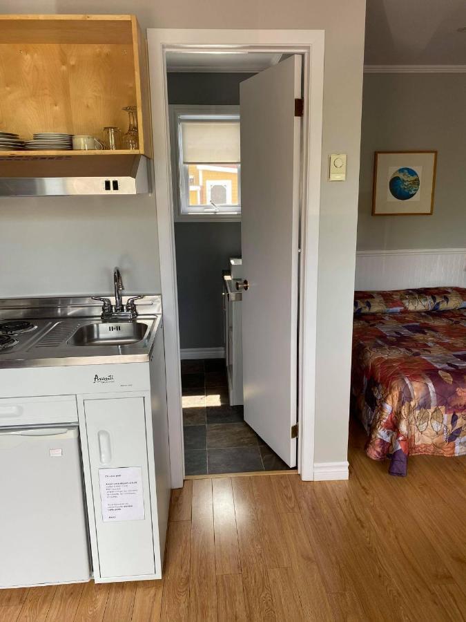Small Double Room Kitchenette