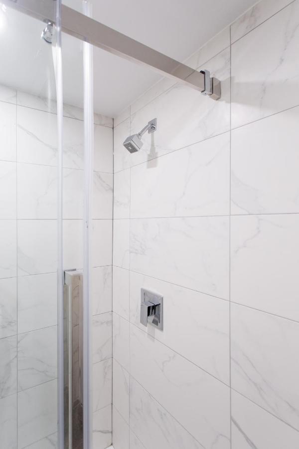 One-Bedroom Apartment,1149927715:JPEG
