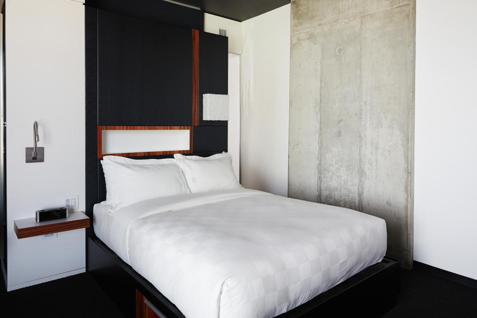 Queen Room,1212898654:JPEG
