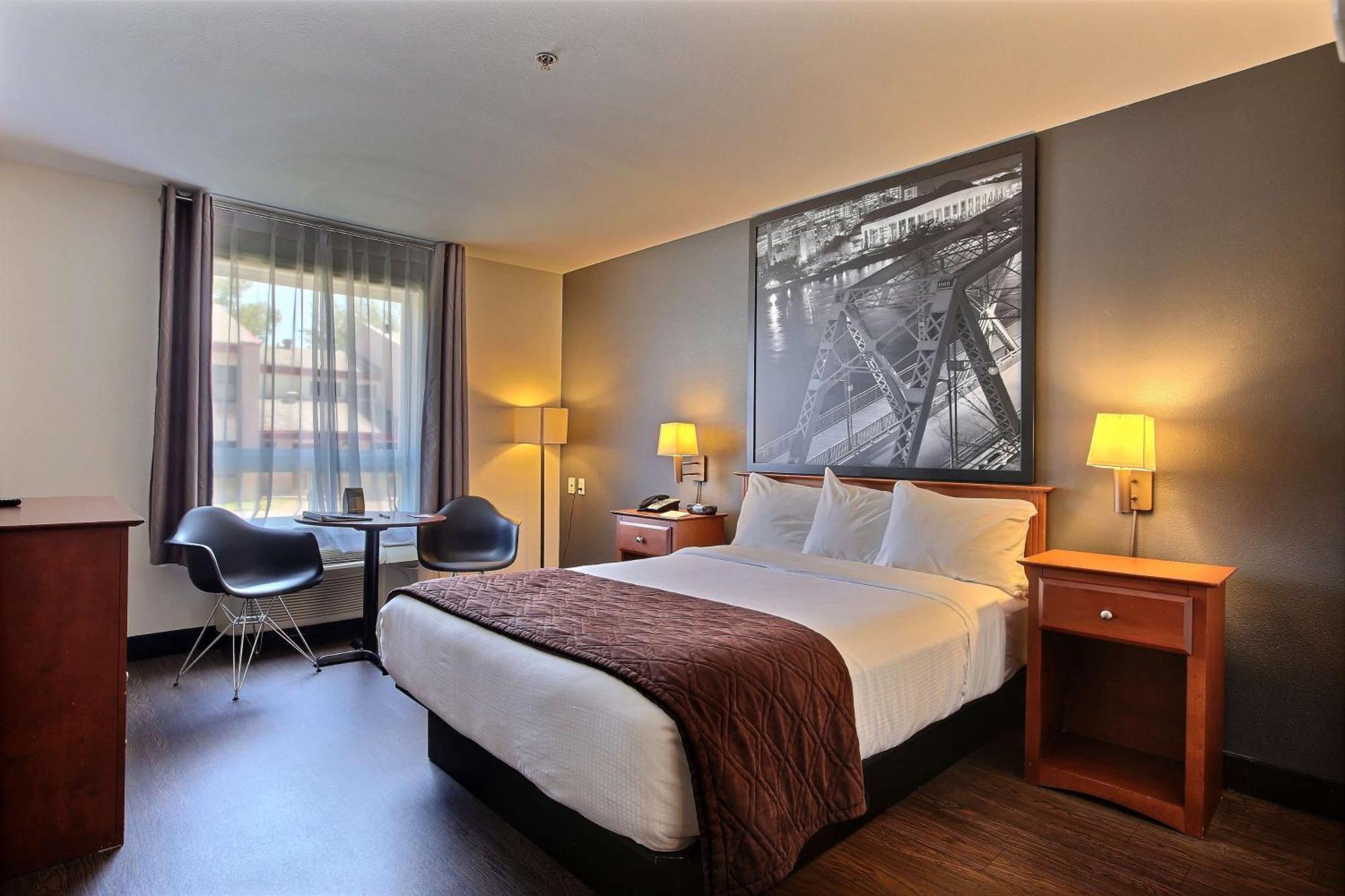 Chambre Lit Queen-Size Accessible aux Personnes à Mobilité Réduite – Non-Fumeurs