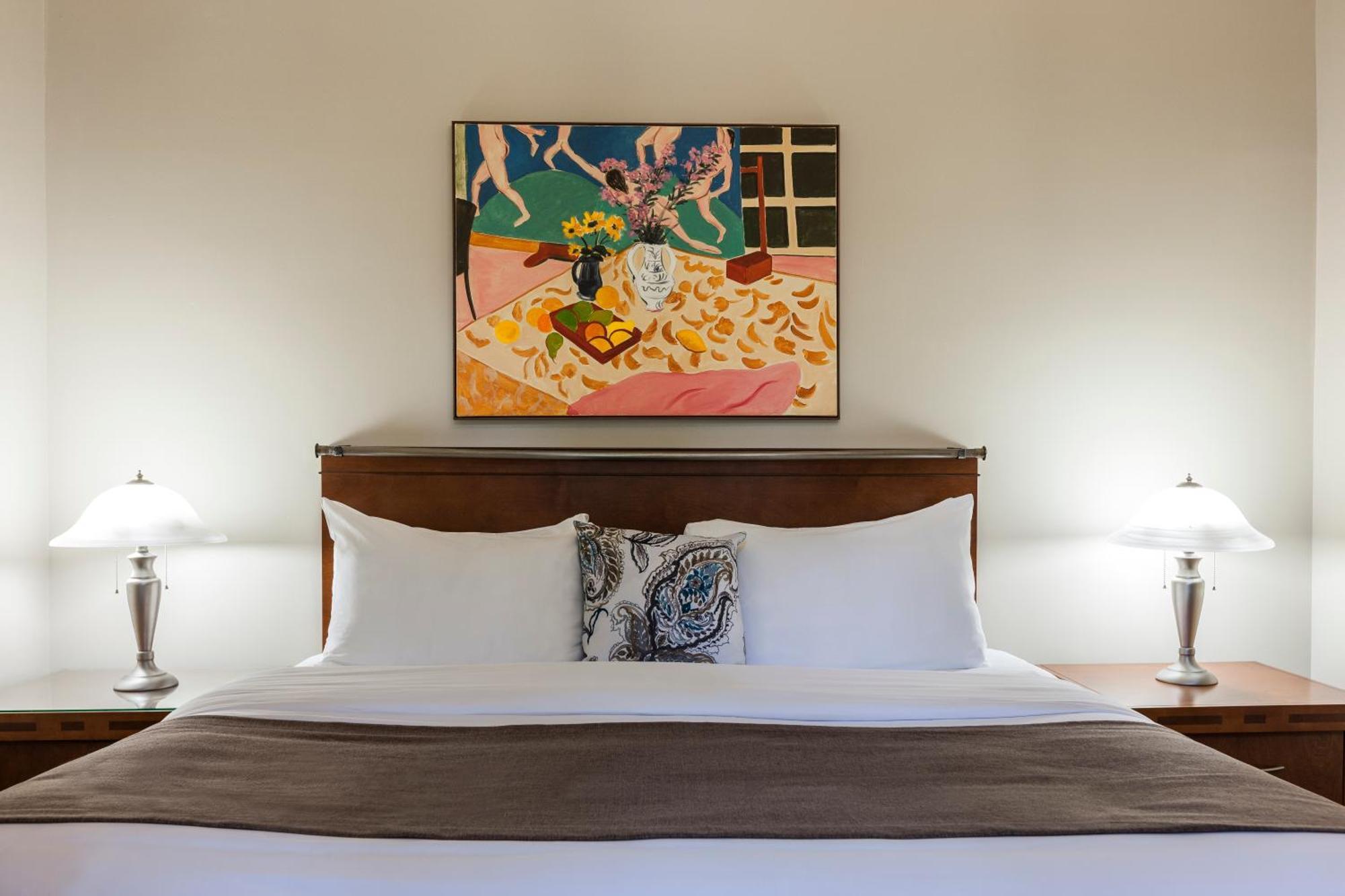 Deluxe King Room