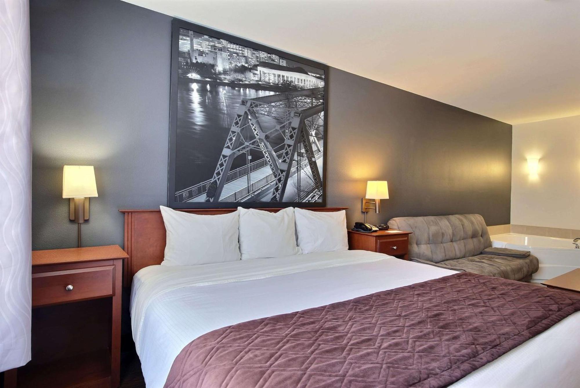 Suite Lit King-Size avec Baignoire Spa - Non-Fumeurs