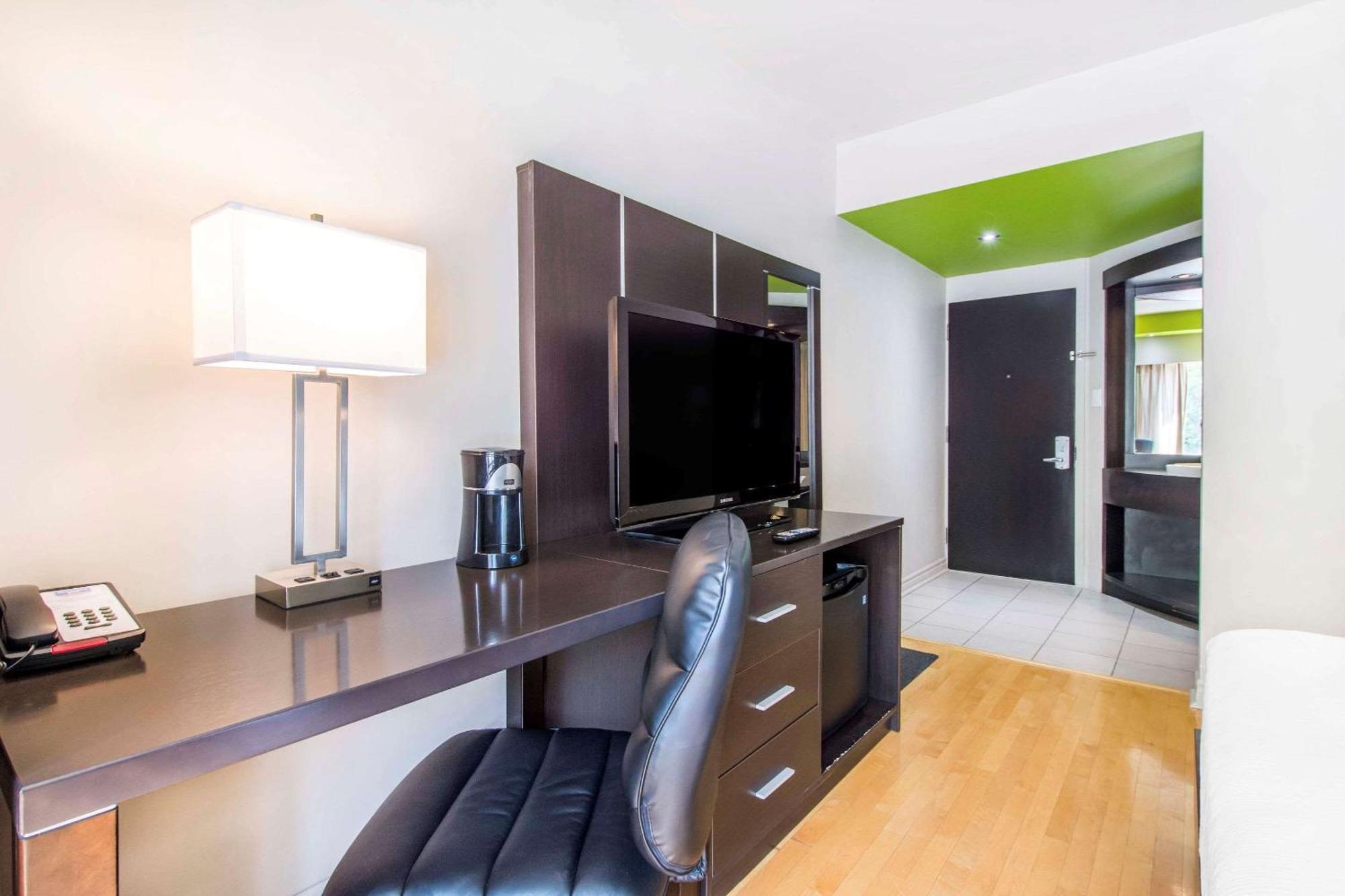 Chambre Lit Queen-Size Deluxe - Non-Fumeurs