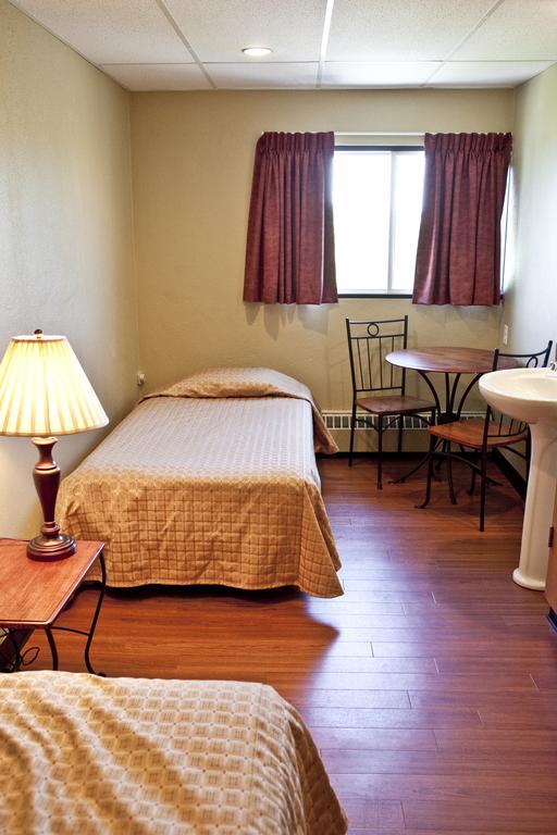 Twin Room with Shared Bathroom,1039957579:JPEG
