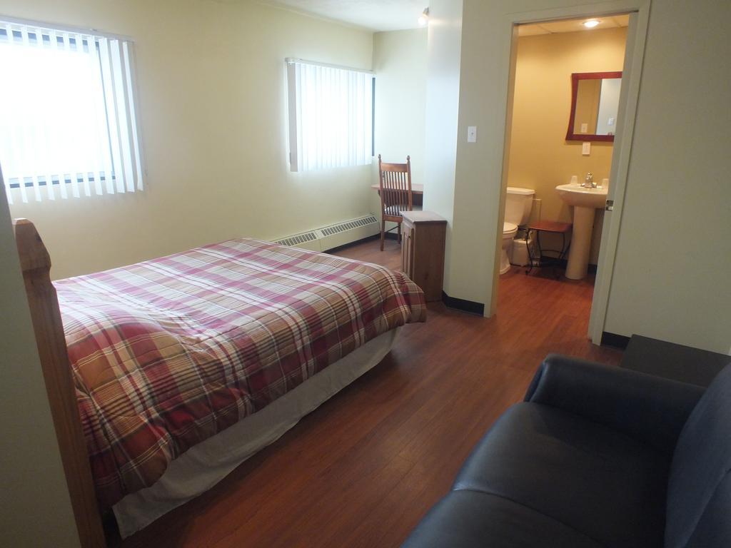 Family Room with Private Bathroom,130220591:JPEG
