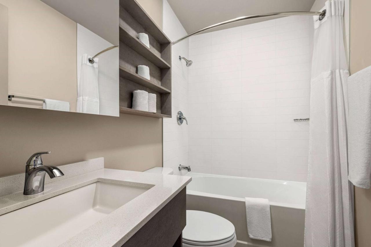 Deluxe Queen Studio Suite - Non-Smoking,1317582097:JPEG