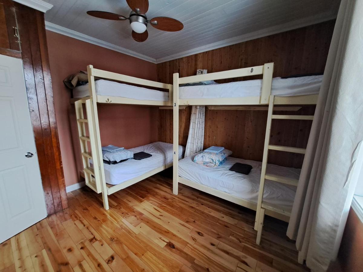 Lit Simple dans Dortoir de 4 Lits
