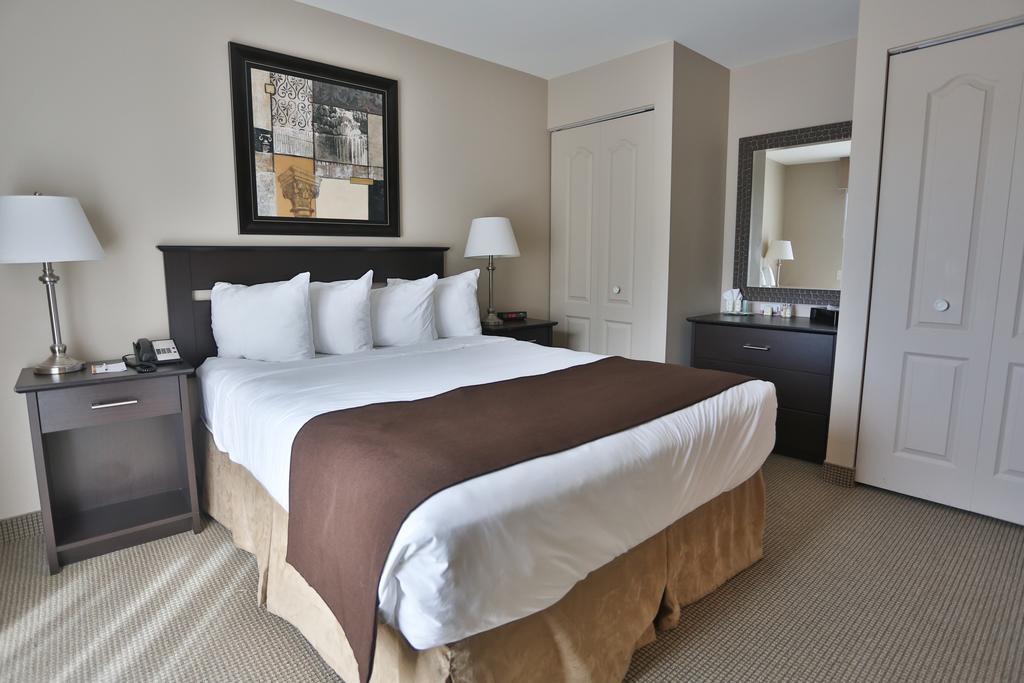 Executive Suite,132194895:JPEG