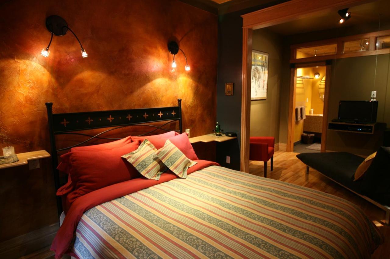 Queen Room,1479778778:JPEG