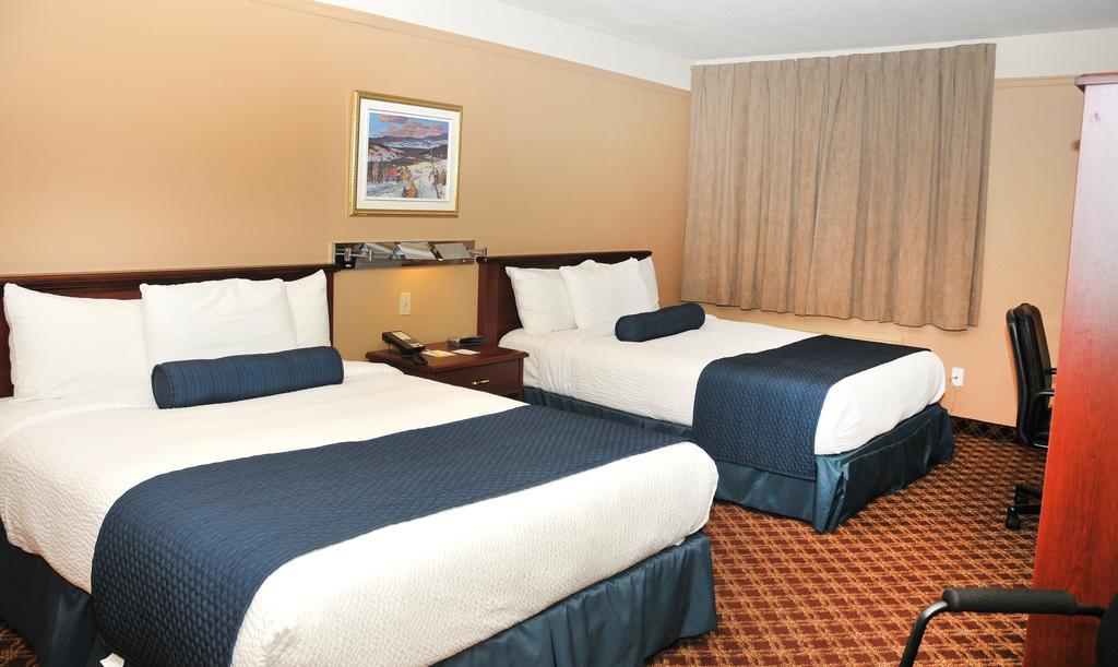 Queen Room with Two Queen Beds - Non-Smoking,149163899:JPEG