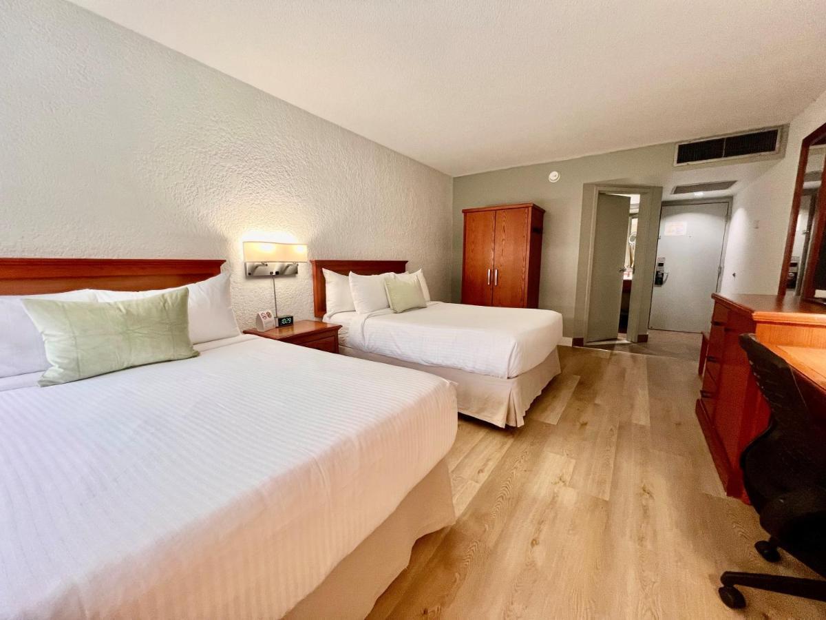 Comfort Room with 2 double beds