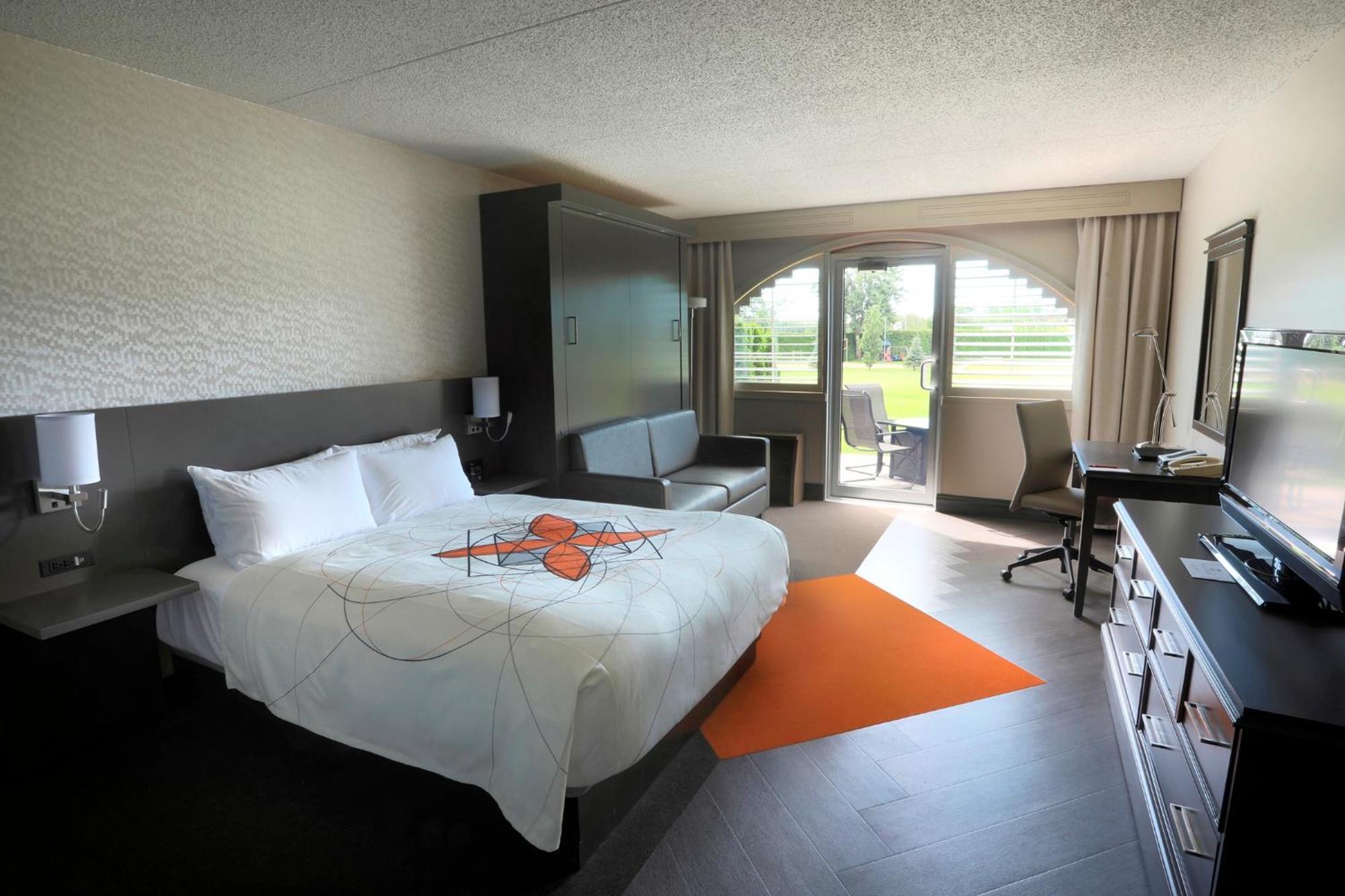 Queen Room