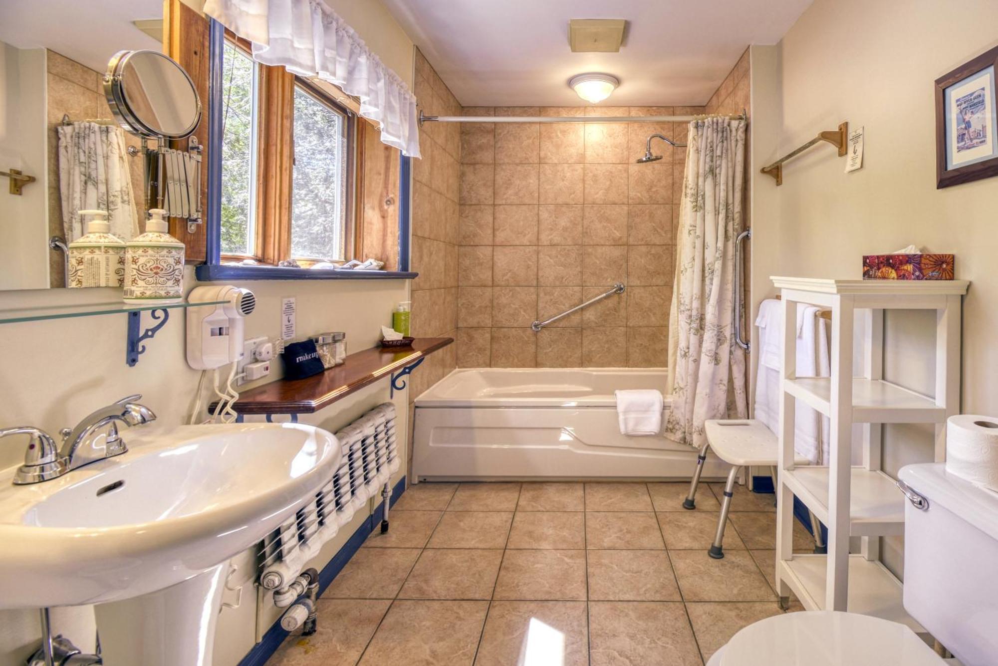 Executive Queen Room