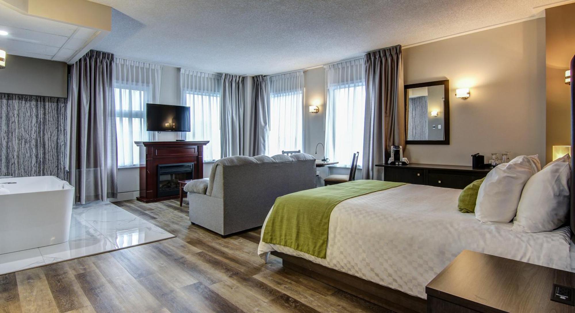 Deluxe King Room