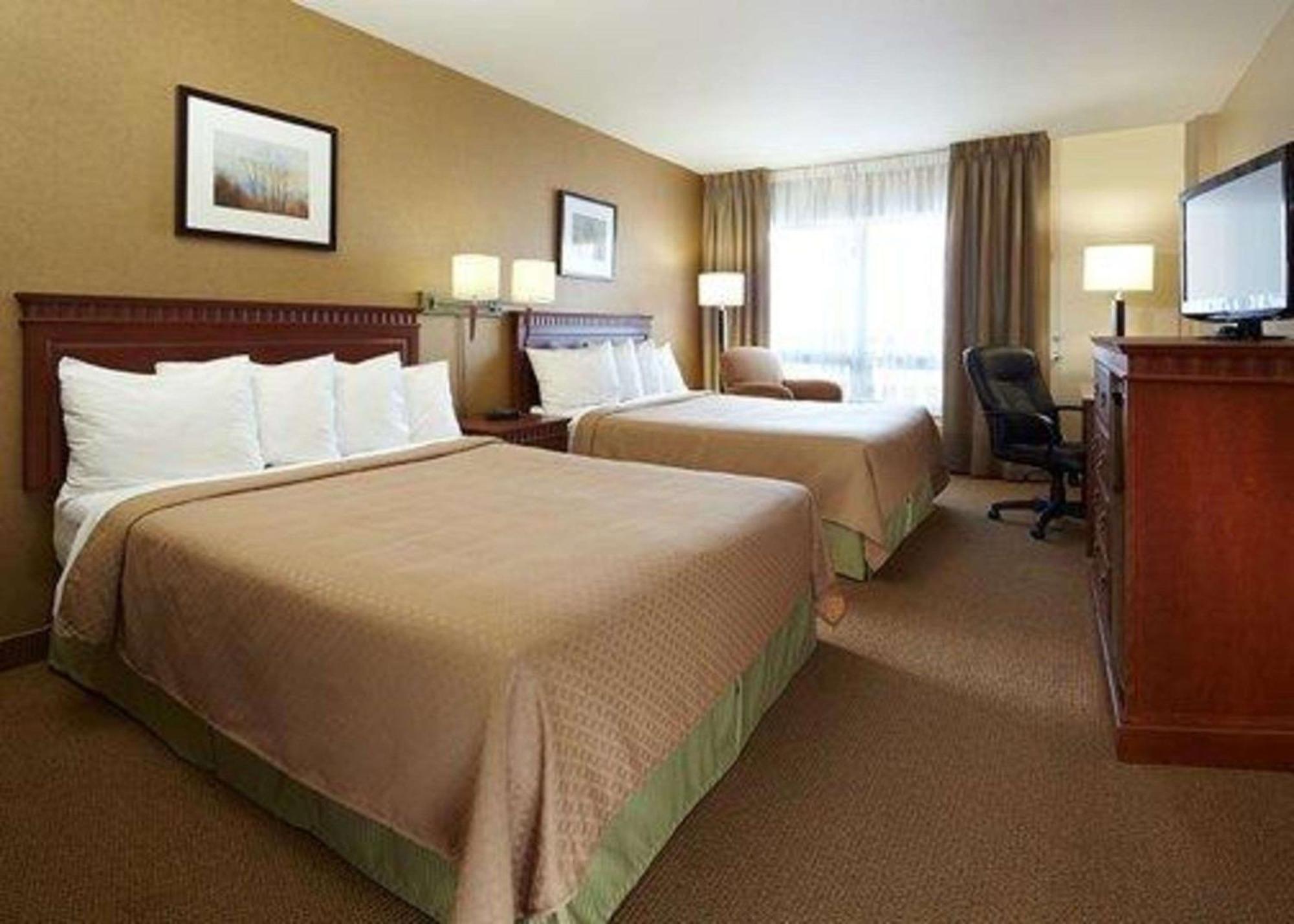 Queen Room Two Queen Beds Non-Smoking