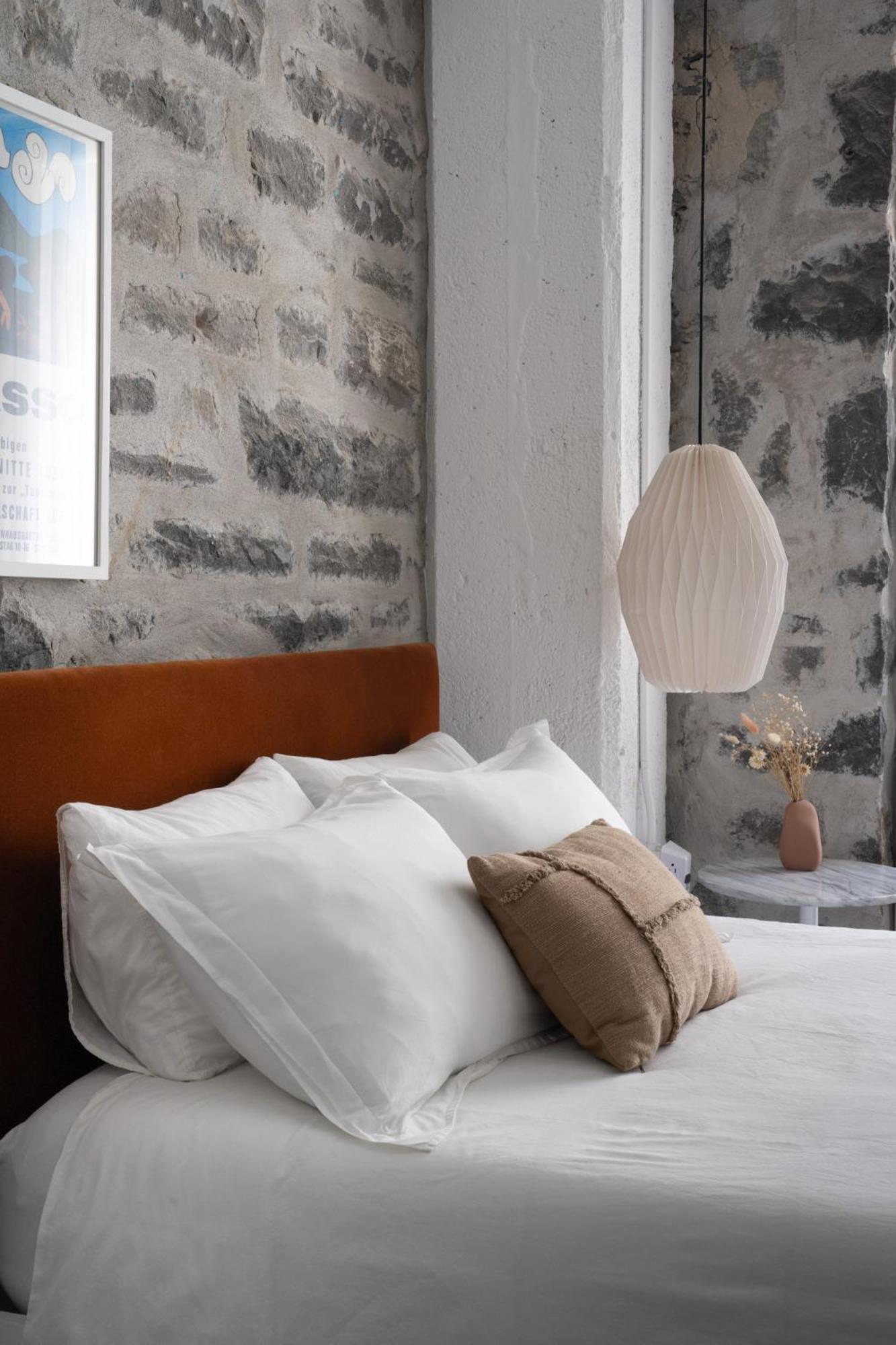 Room 105,1663784628:JPEG