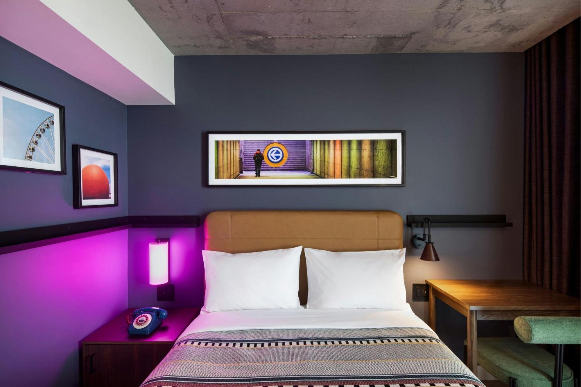 Standard Queen Room with City View