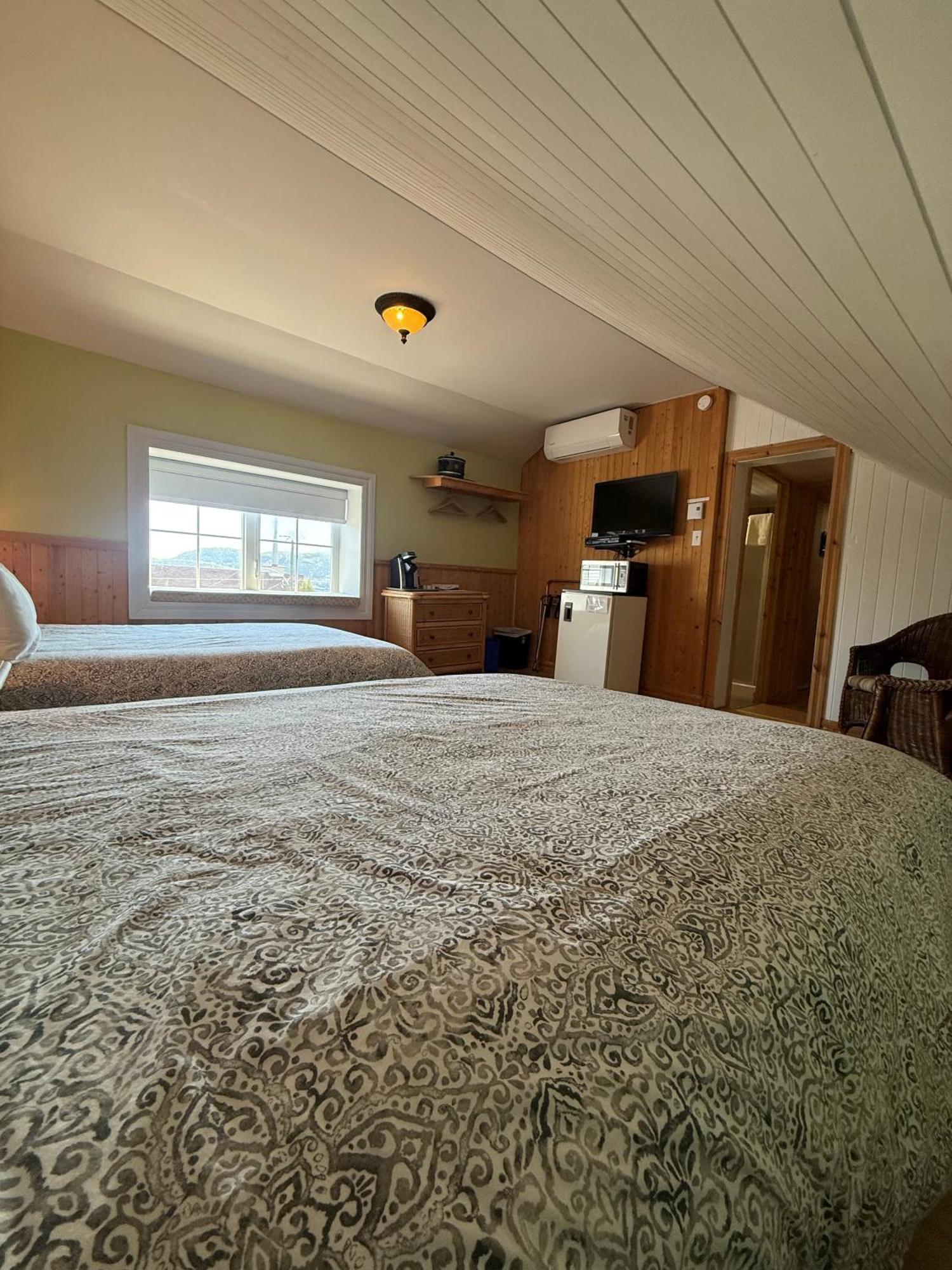 Le Pavillon 2 Double Beds P4