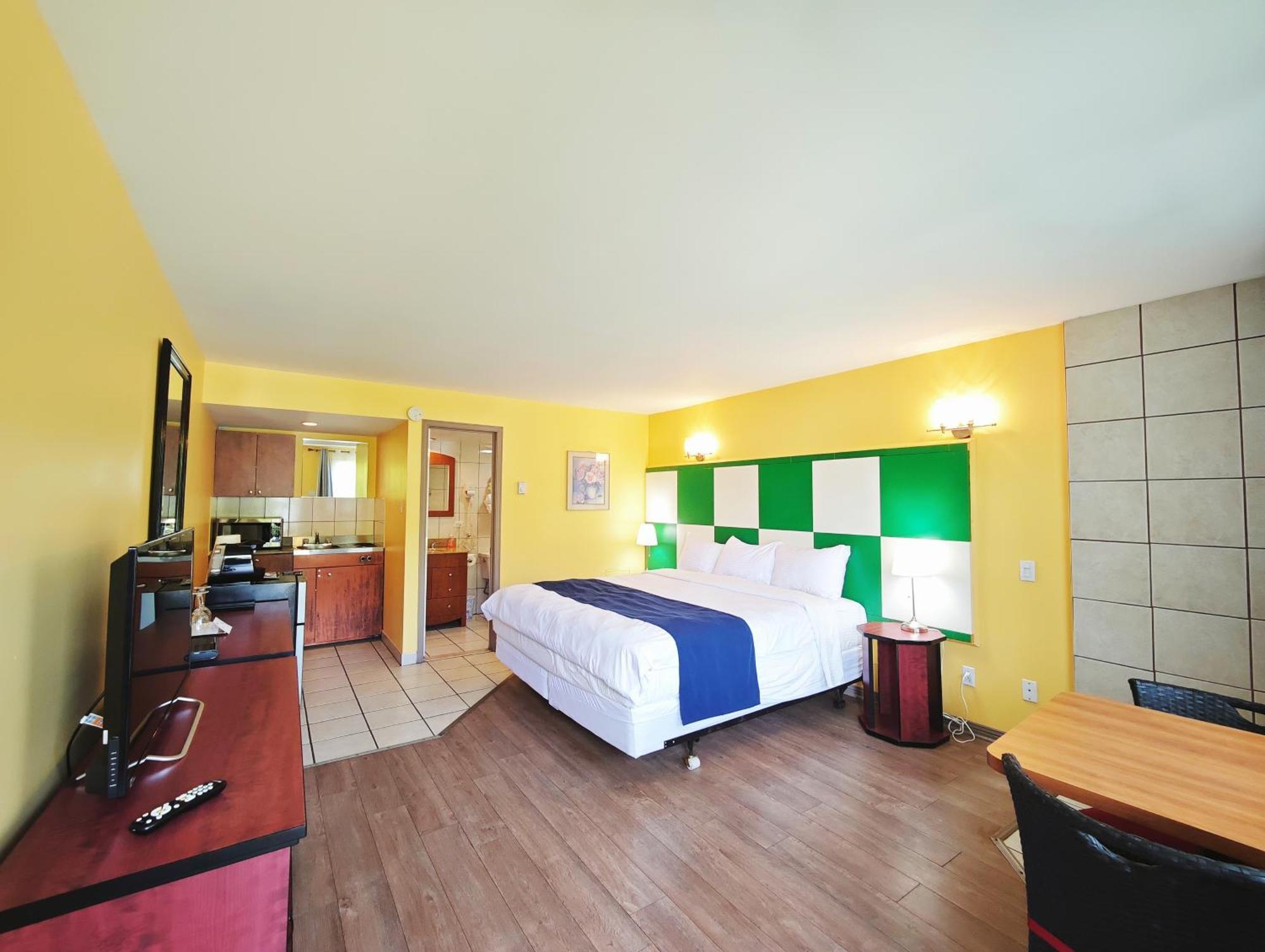 Deluxe King Room,1672580331:JPEG