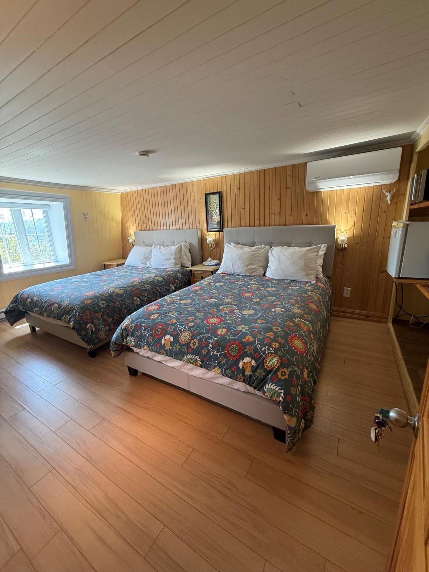 Le Pavillon 2 Double Beds P4