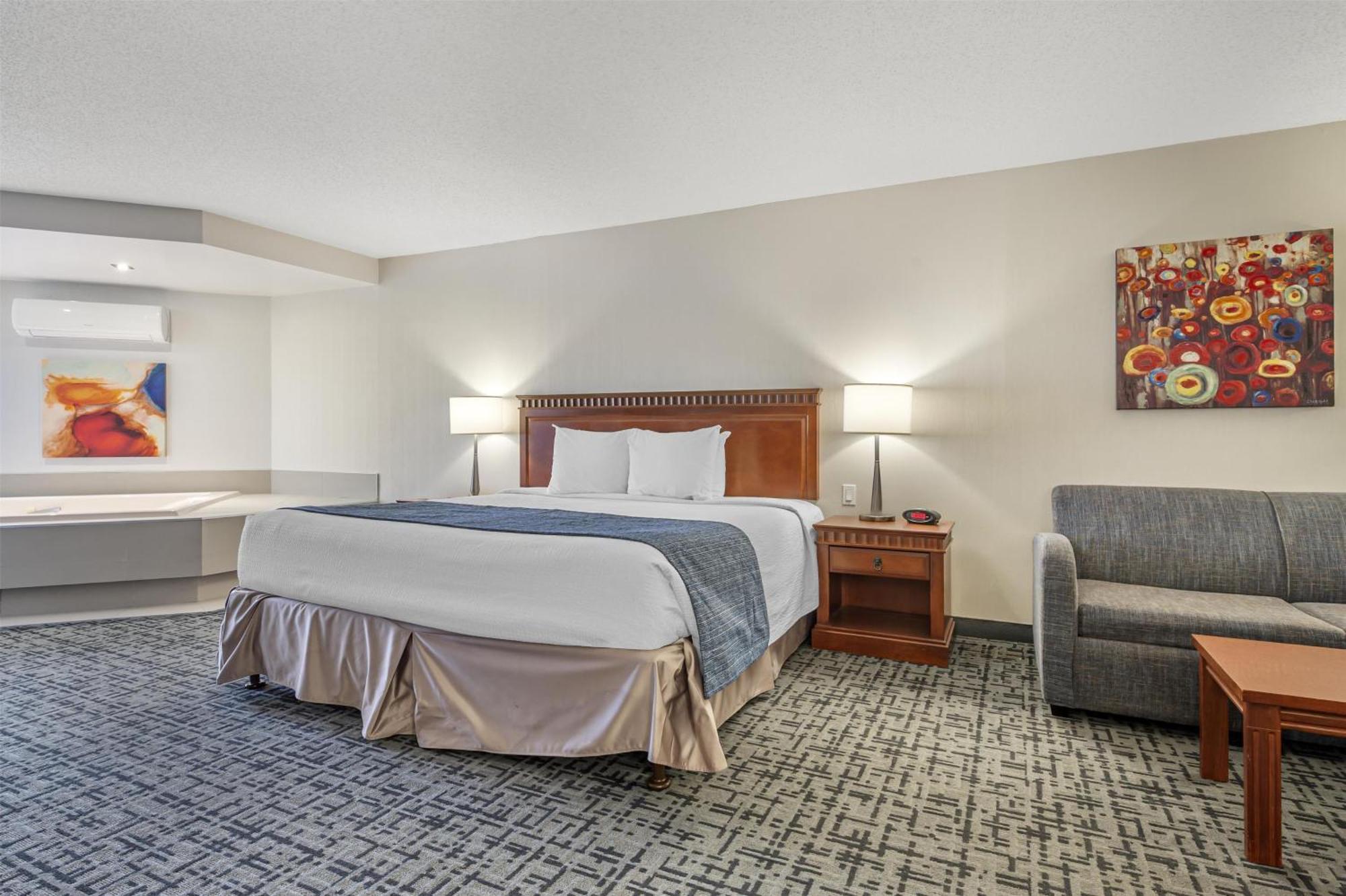 King Suite Spa Bath