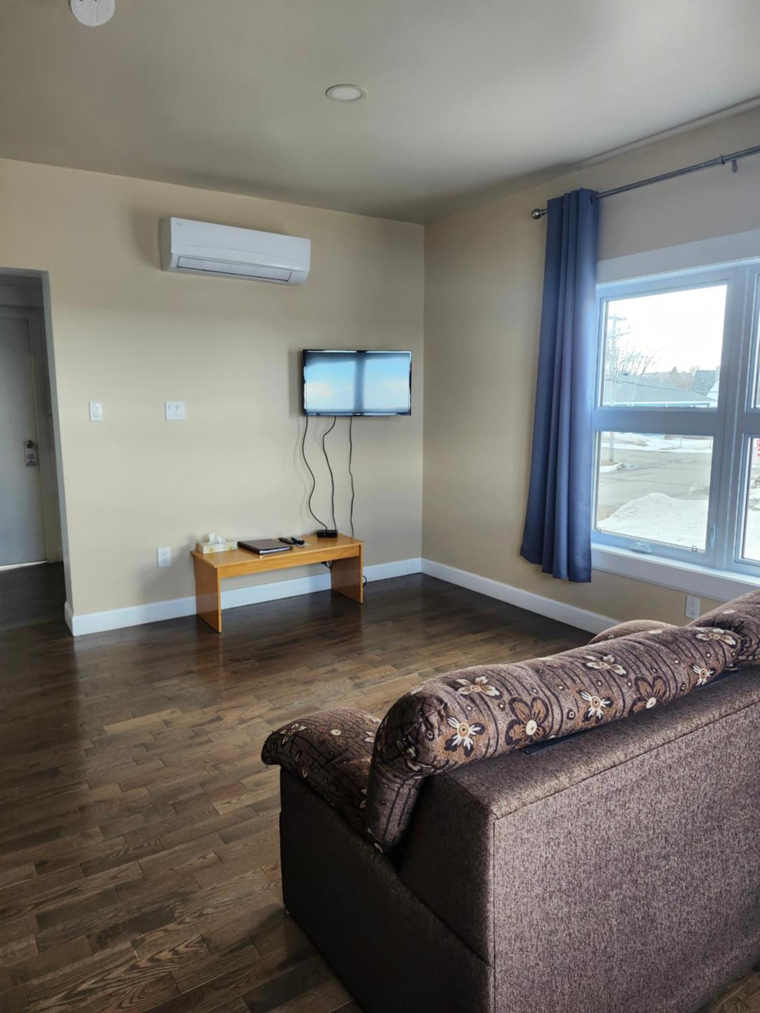 Double Room,1686441093:JPEG