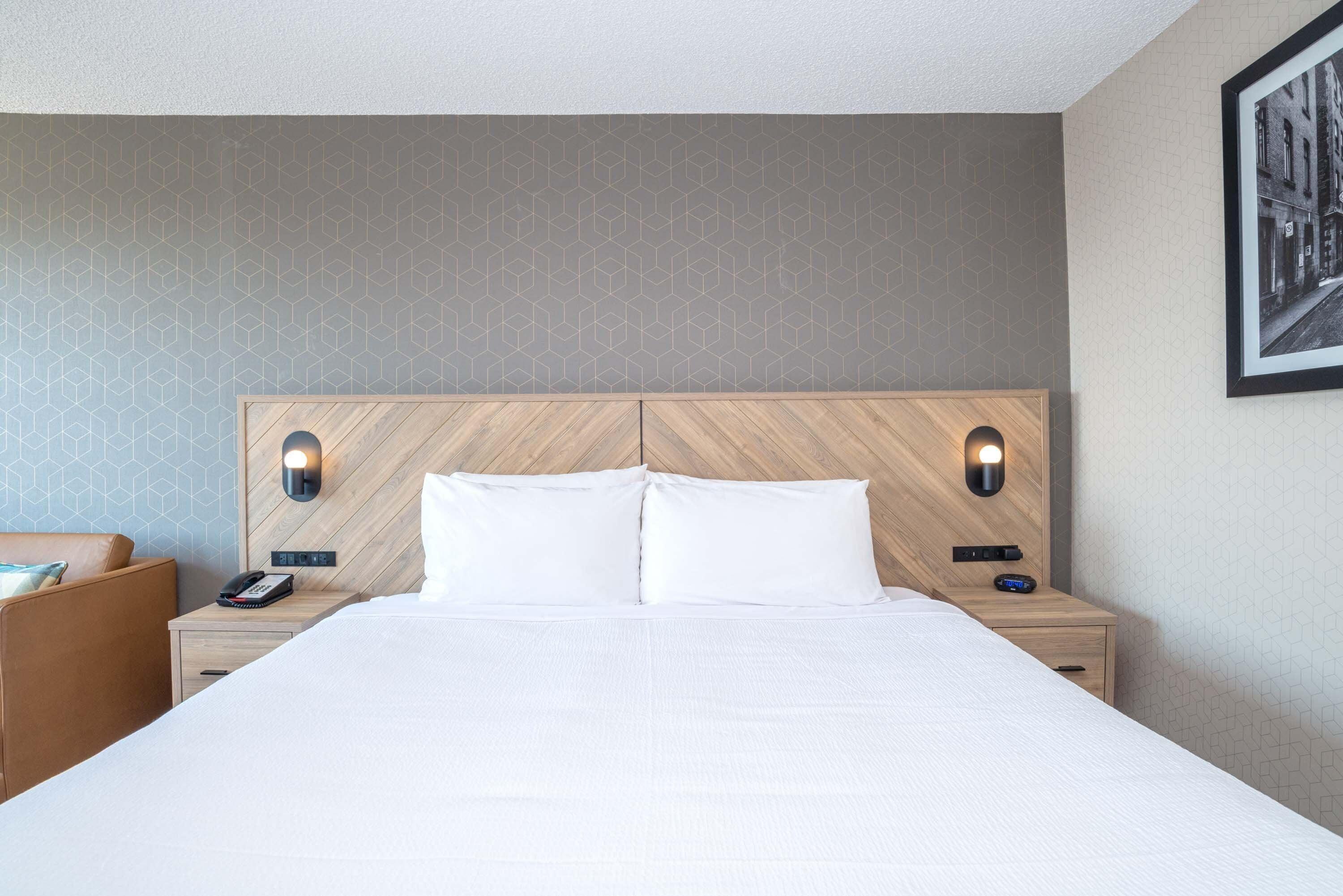 Premium Room 1 King Bed Sofa Bed High Floor