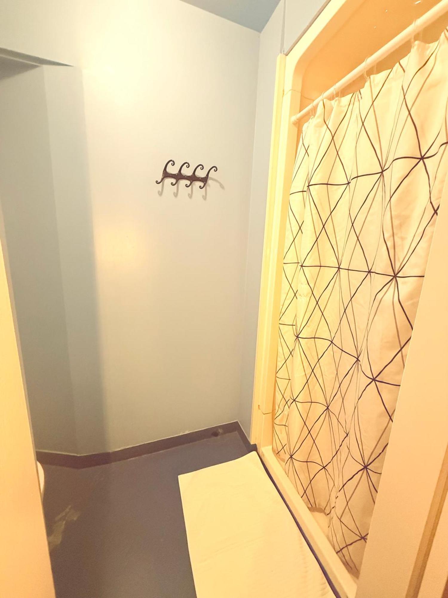 Dreibettzimmer mit eigenem Bad