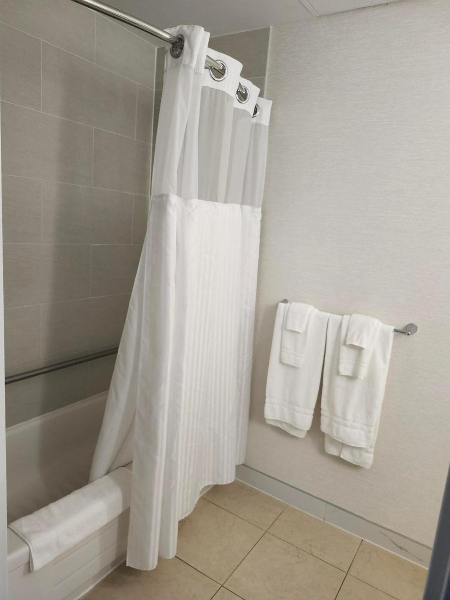 Queen Room - Disability Access,1756398113:JPEG