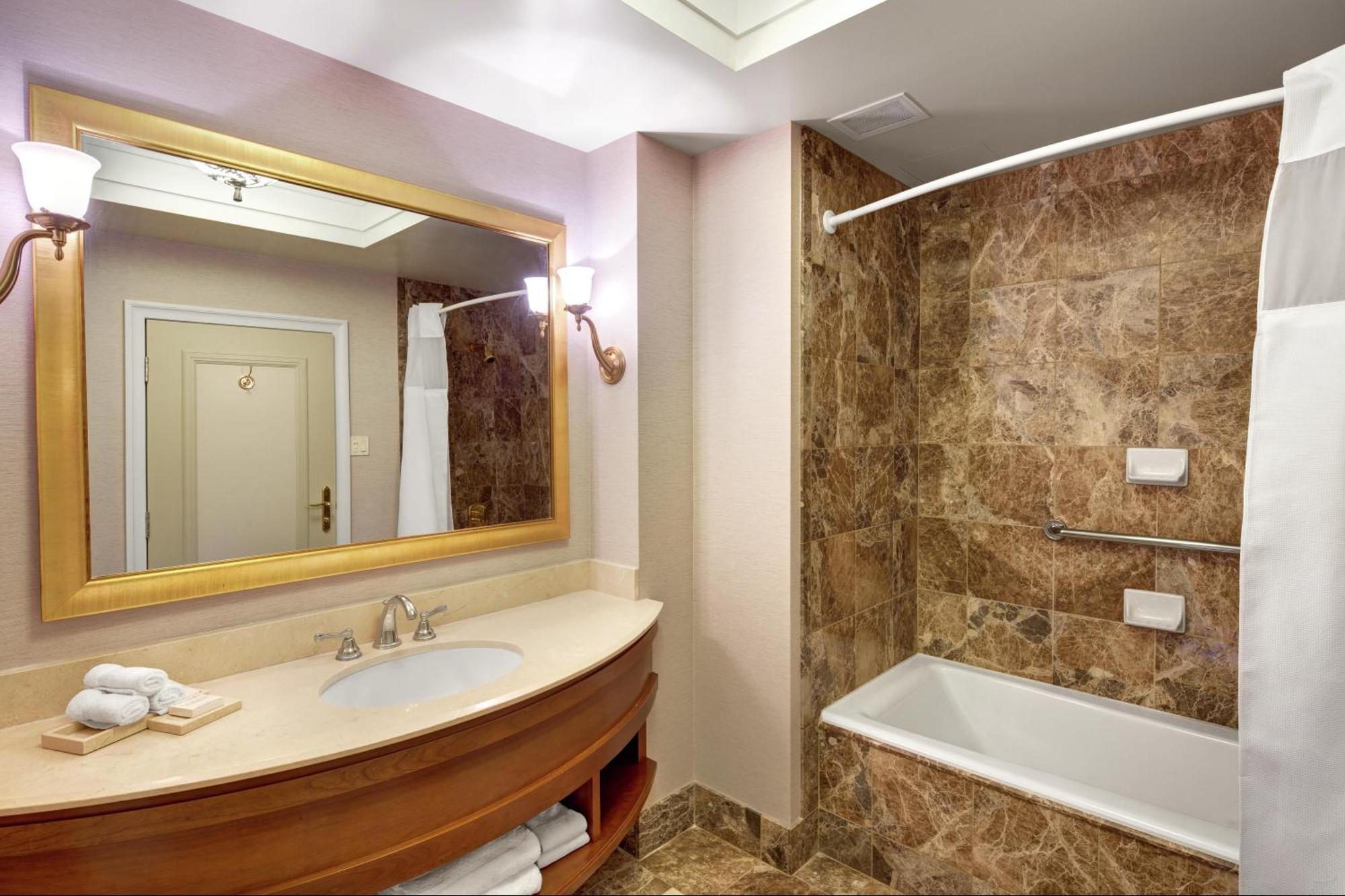 King Room Lake View