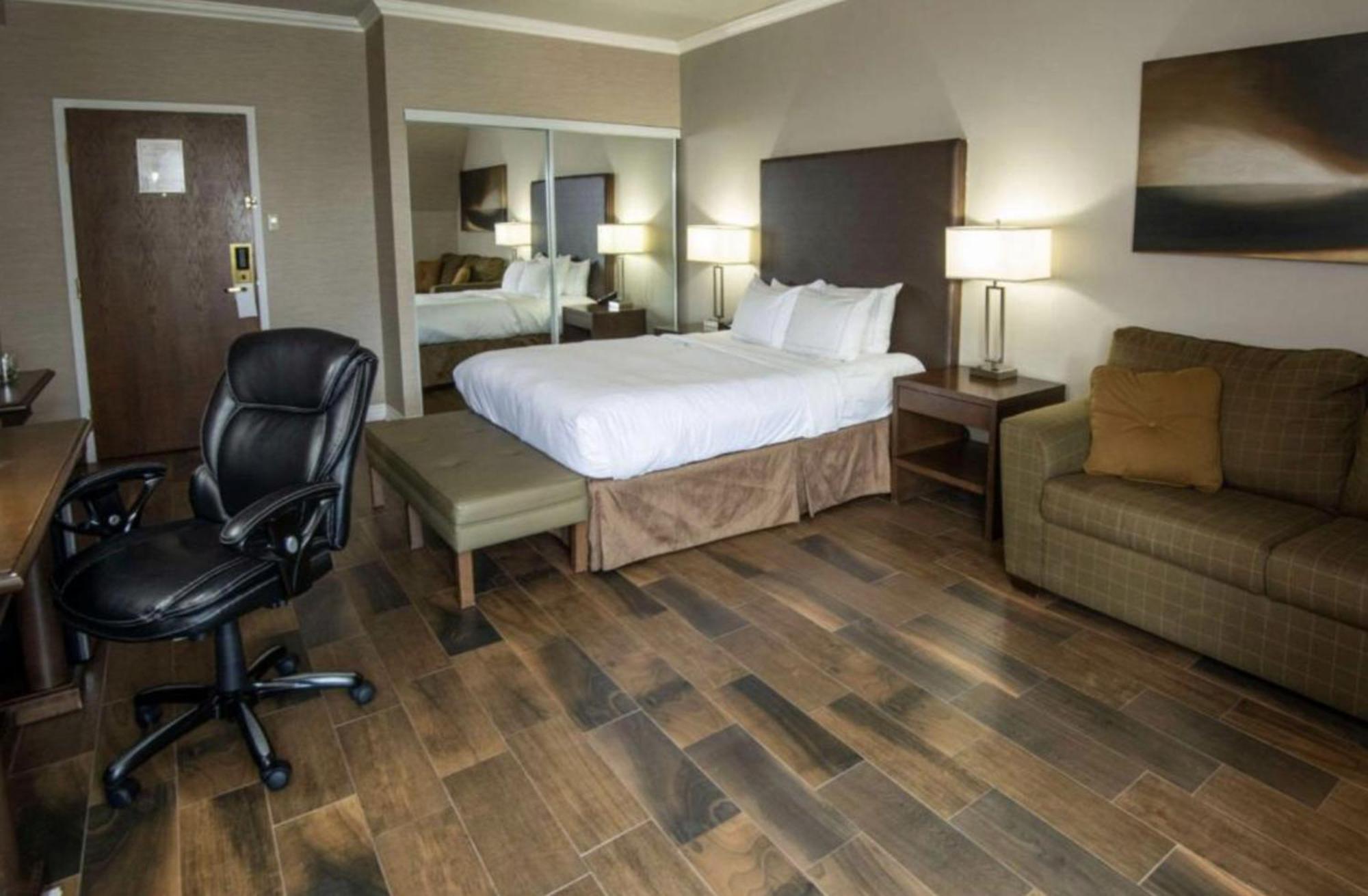 Chambre Lit Queen-Size avec Canapé-Lit - Non-Fumeurs