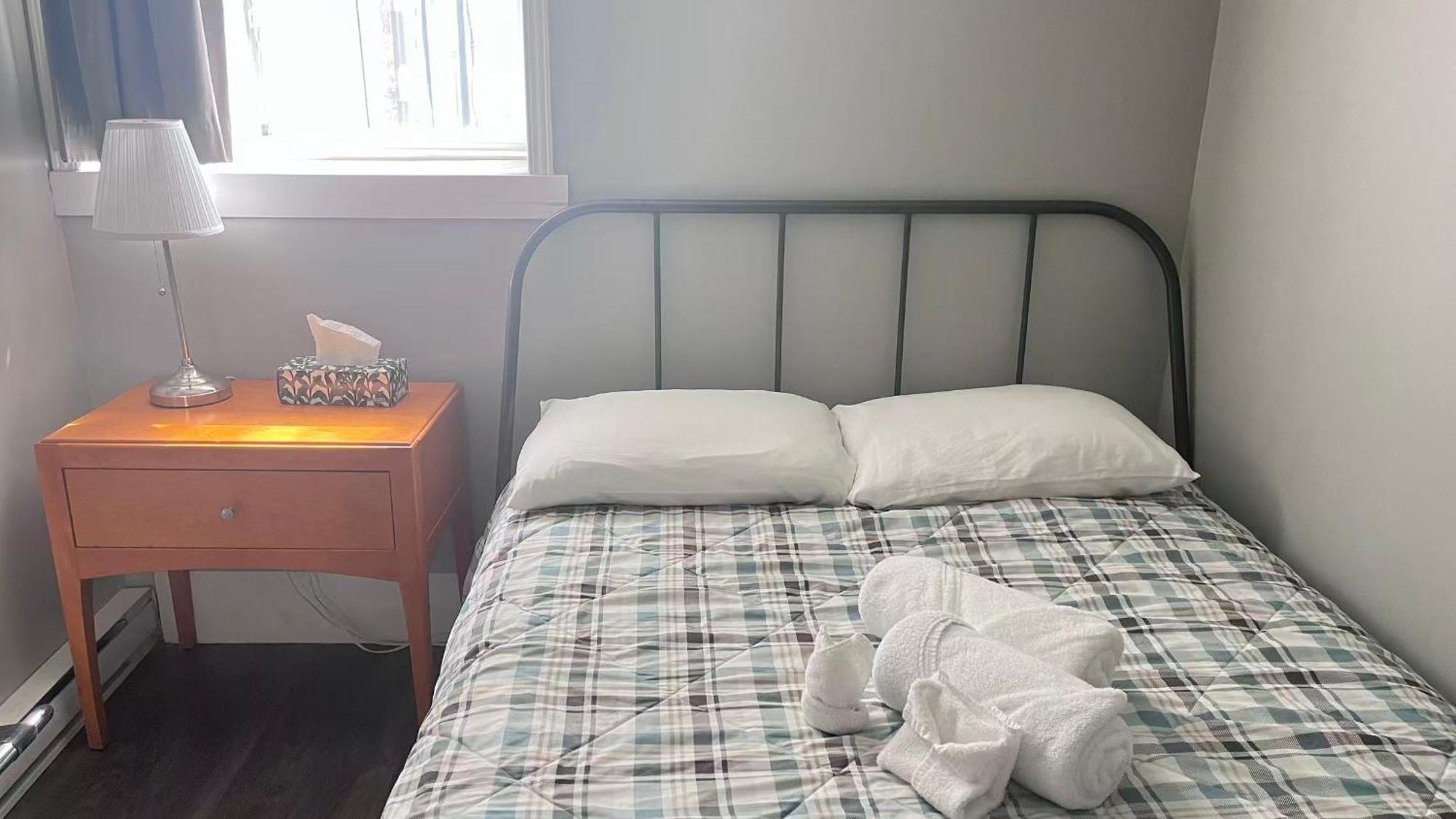 Quarto Standard com Cama de Casal e Banheiro Privativo