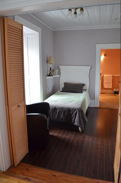 Chambre Triple avec Salle de Bains Privative