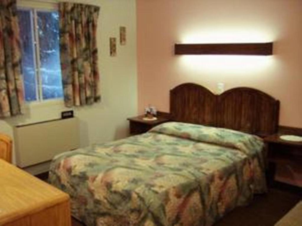 Standard Room with One Double Bed