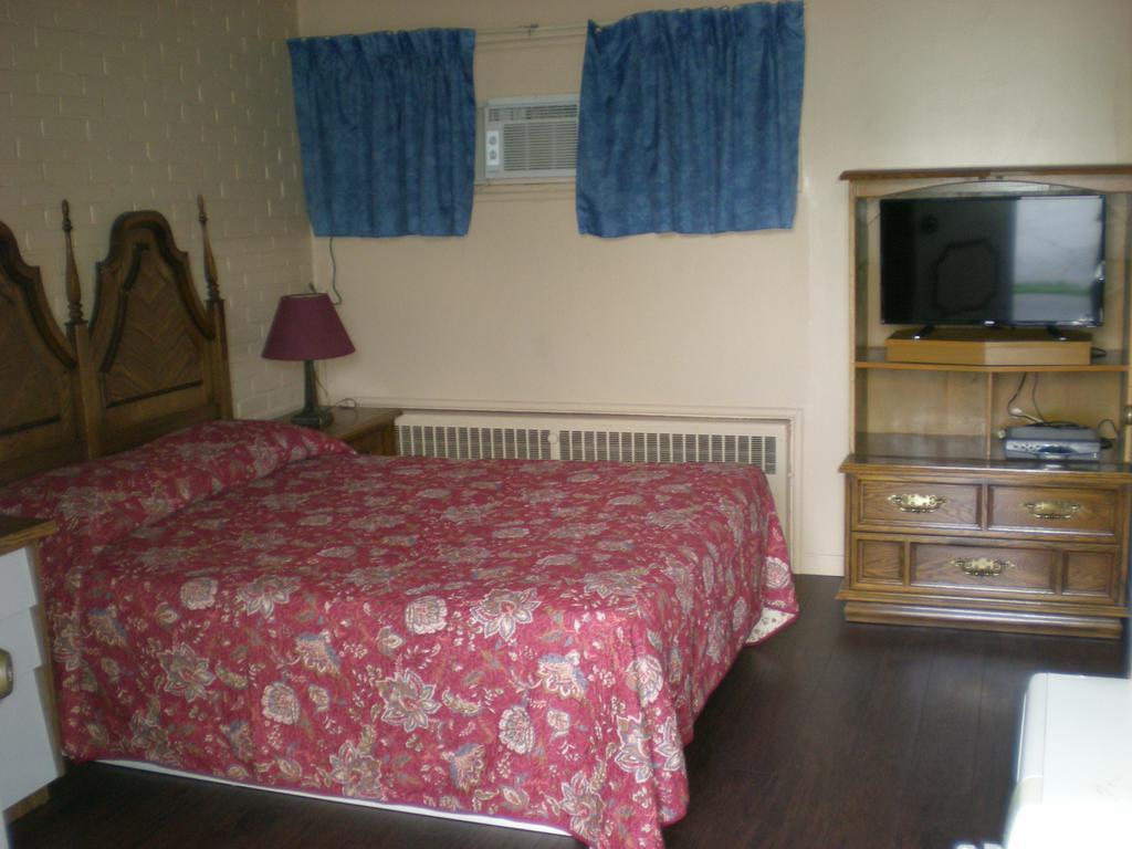 Standard Room with Queen Bed,410940912:JPEG