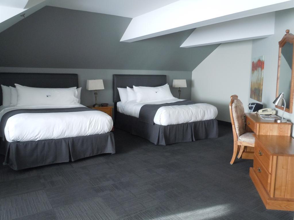 Suite avec 2 Lits Queen-Size - Vue sur Lac
