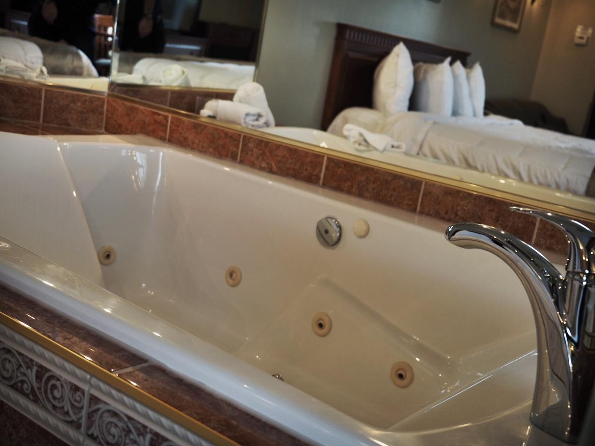 King Room with Spa Bath