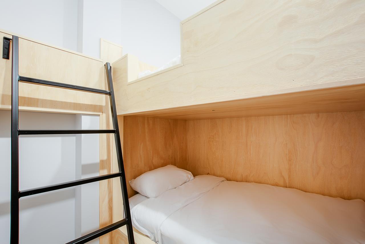One-Bedroom Loft with Bunk Bed LC304