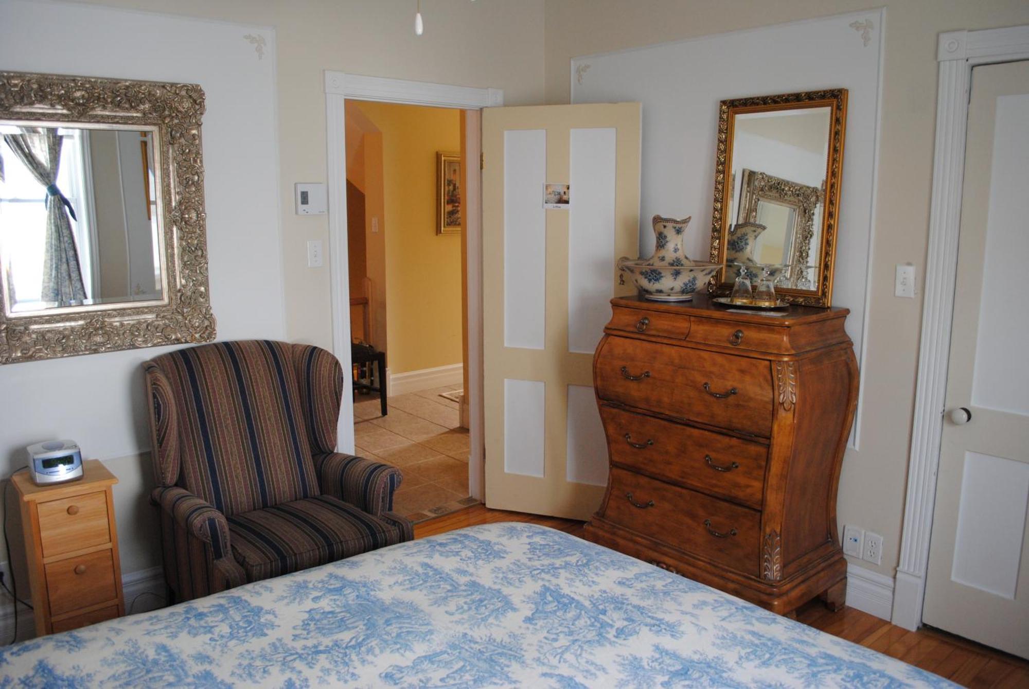 Queen Room