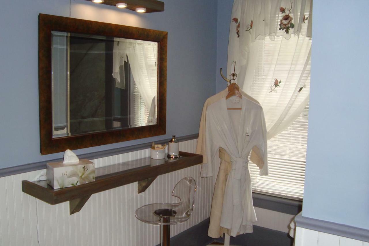 Superior King Room with Kitchenette