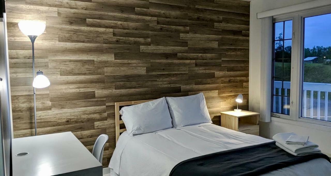 Standard Double Room with Shared Bathroom