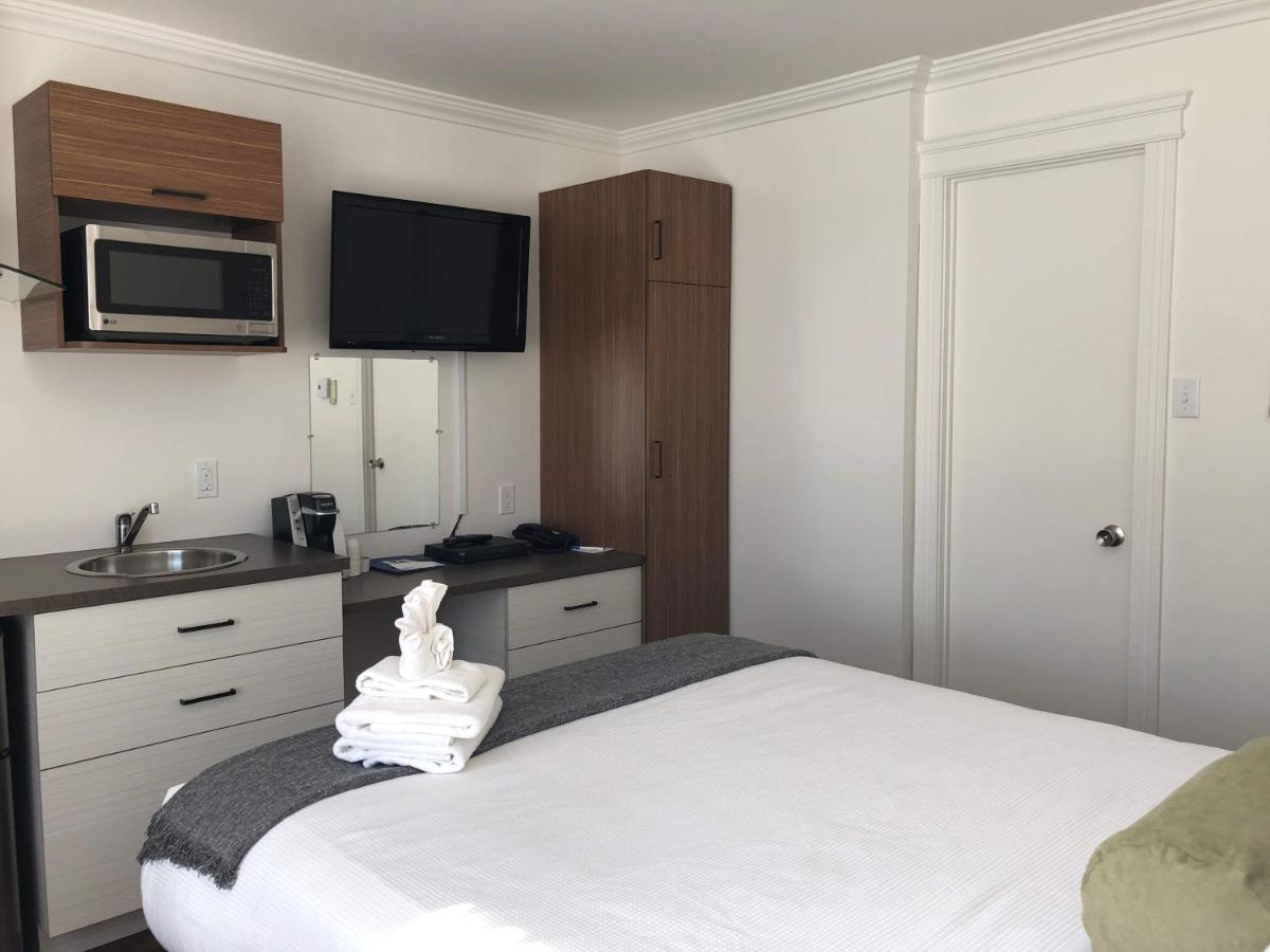 Queen Room Balcony