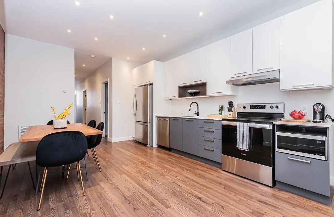 Vast And Perfectly Located 3 Bedroom Flat By Denstays-1