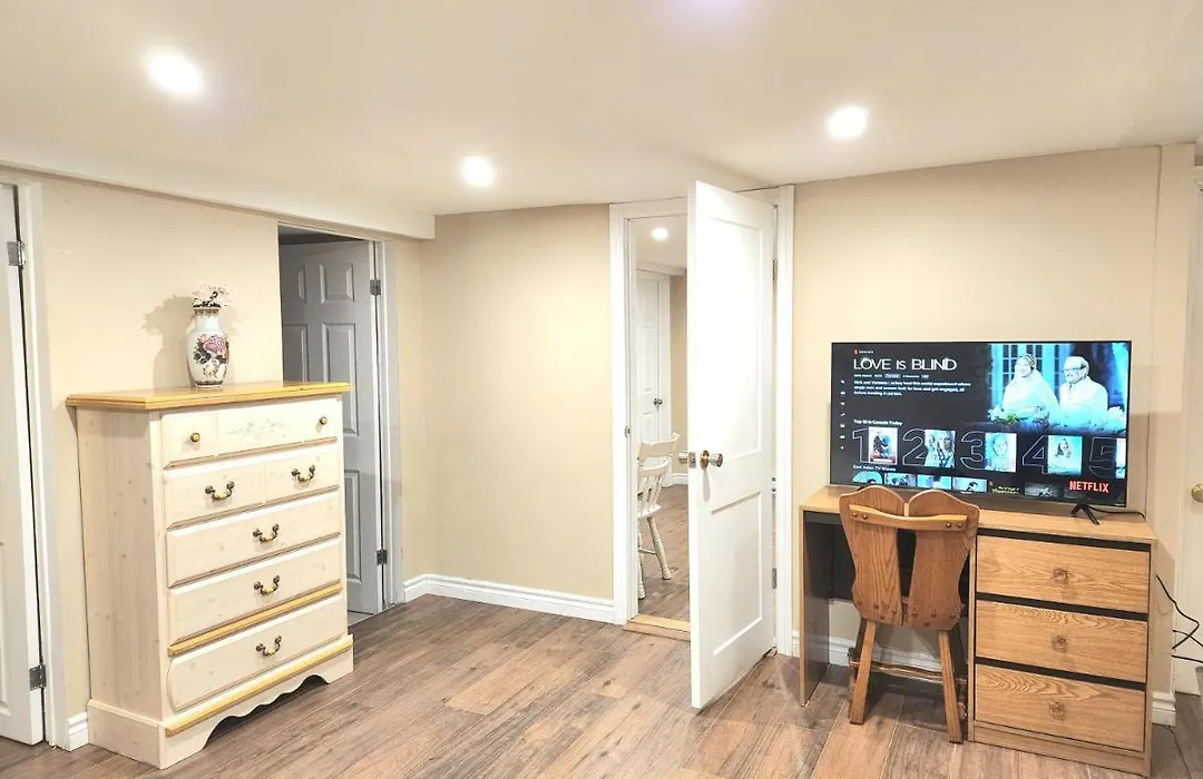 Cozy Spacious Apt In Laval, Greater Montreal-1