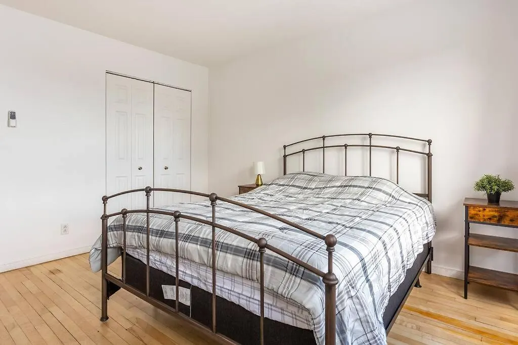 Lovely Rental Unit With Balcony~ Autoroute 40-1