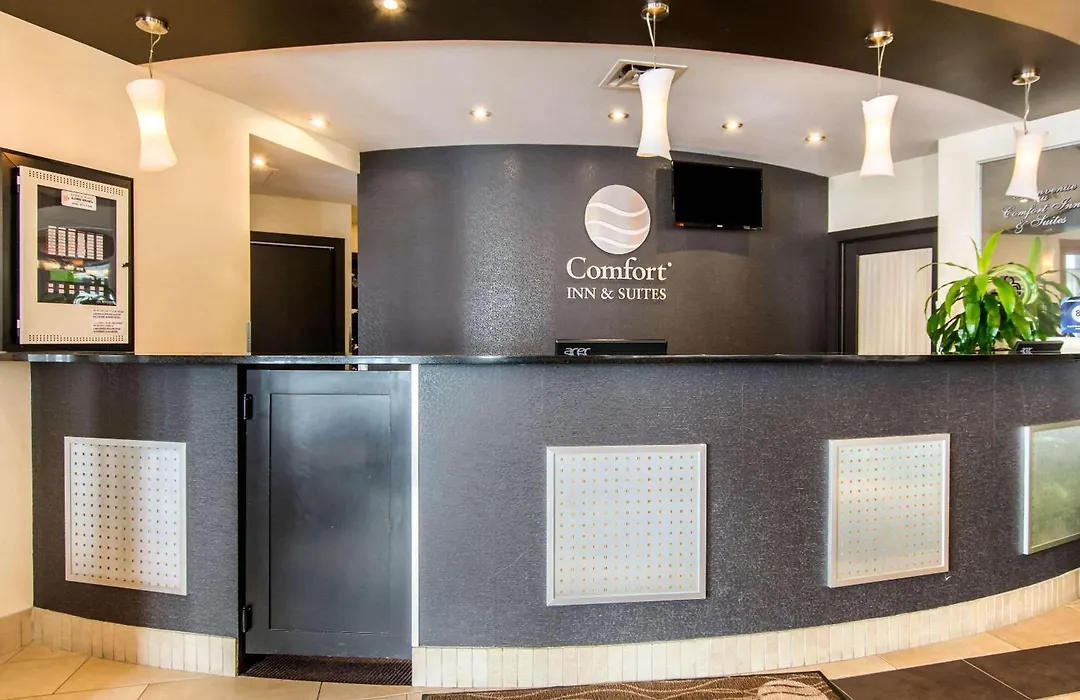 Comfort Inn & Suites-1