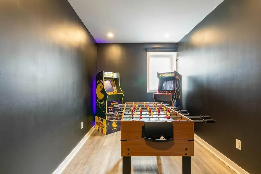 3Br City Escape In Stylish Apartment At Anjou-1