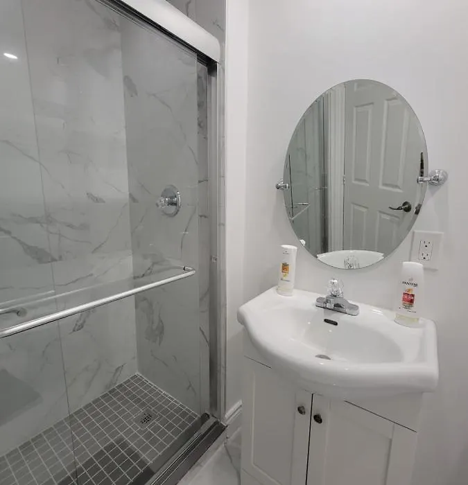 Cozy Full Unit Condo Luxury For 2-3 People-1