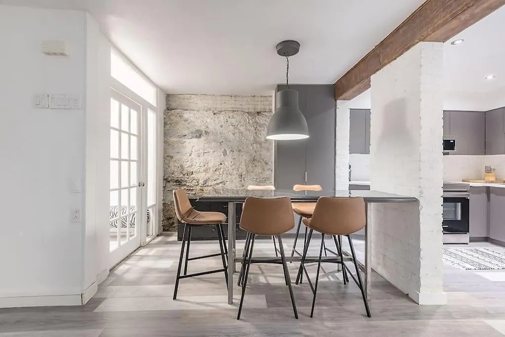 Stunning 1Bedr Apt In Downtown-1